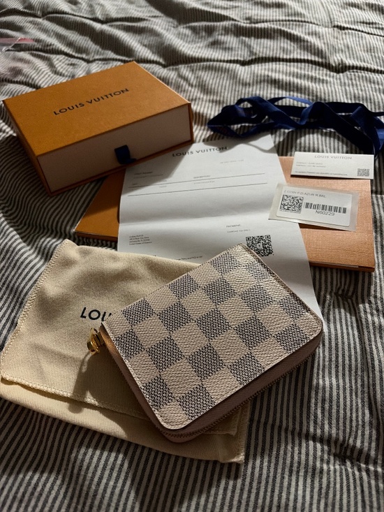 Louis Vuitton Handbags - Louis Vuitton Damier Azur zippy wallet